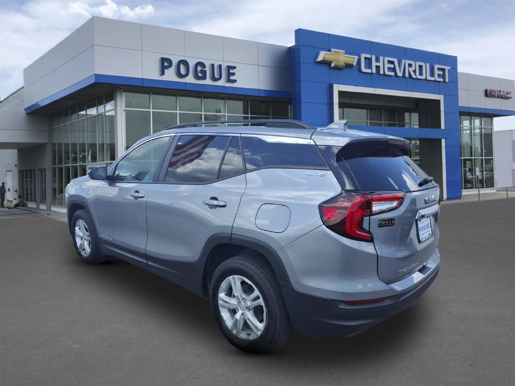 Used 2024 GMC Terrain SLE w/ Driver Convenience Package AWD/4WD image 3