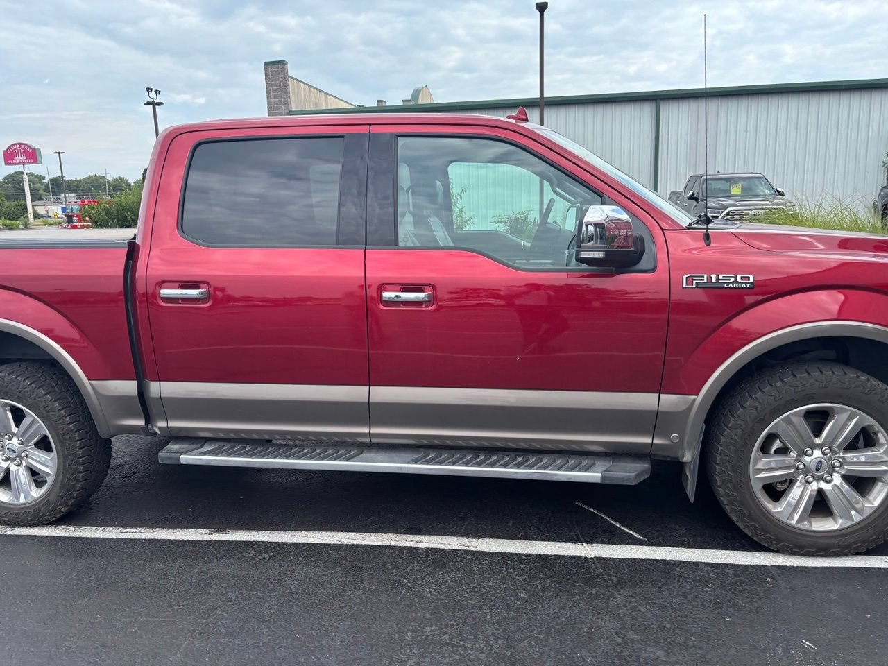 Used 2018 Ford F150 Lariat w/ Equipment Group 502A Luxury AWD/4WD image 4