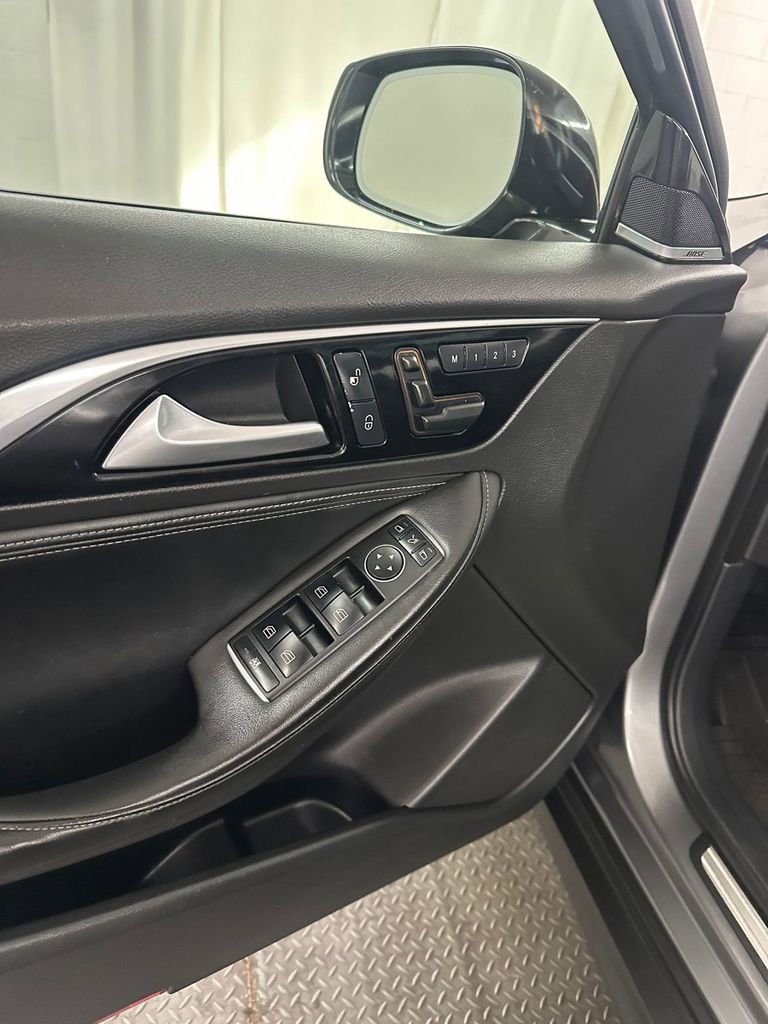 Used 2017 INFINITI QX30 Premium w/ Navigation Package image 9