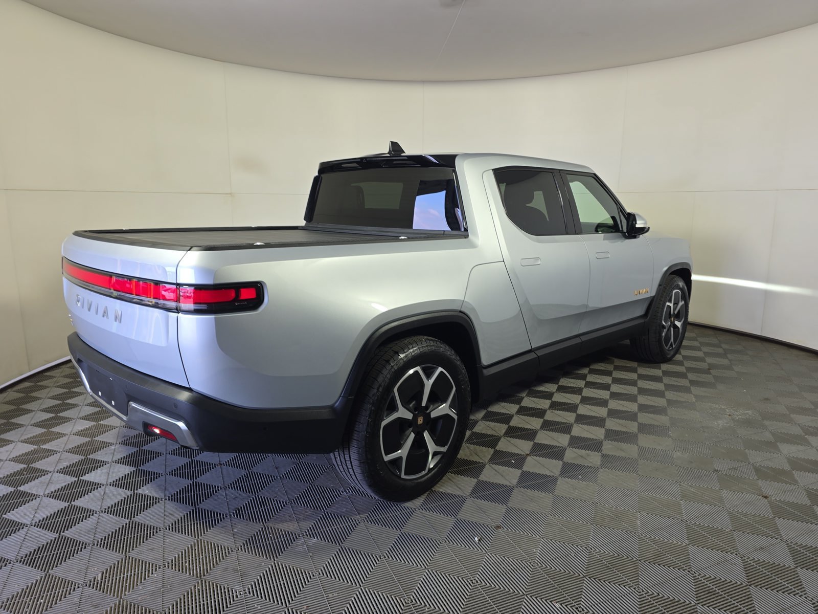 Used 2024 Rivian R1T Adventure Quad AWD/4WD image 5
