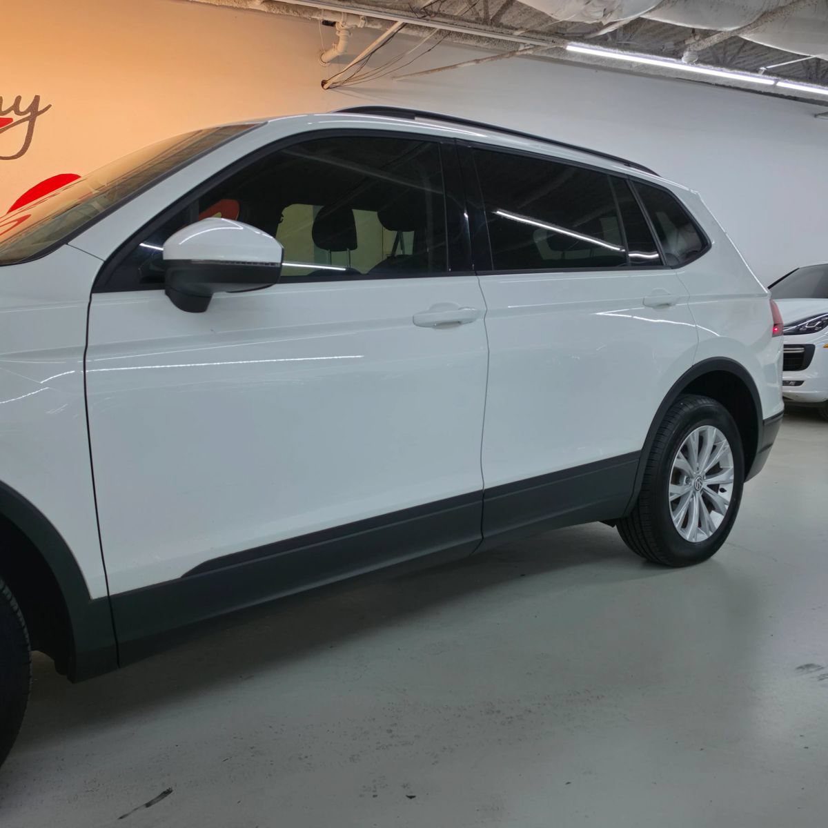 Used 2022 Volkswagen Tiguan SE FWD image 3