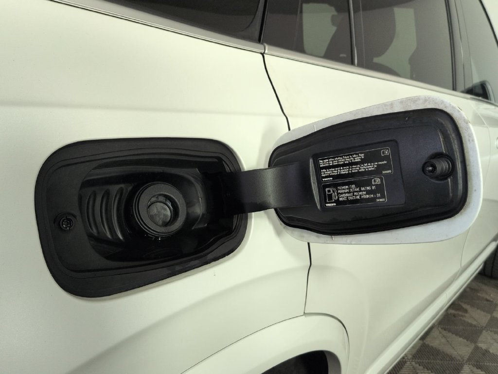 Used 2021 Volvo XC90 T6 Momentum w/ Advanced Package AWD/4WD image 18