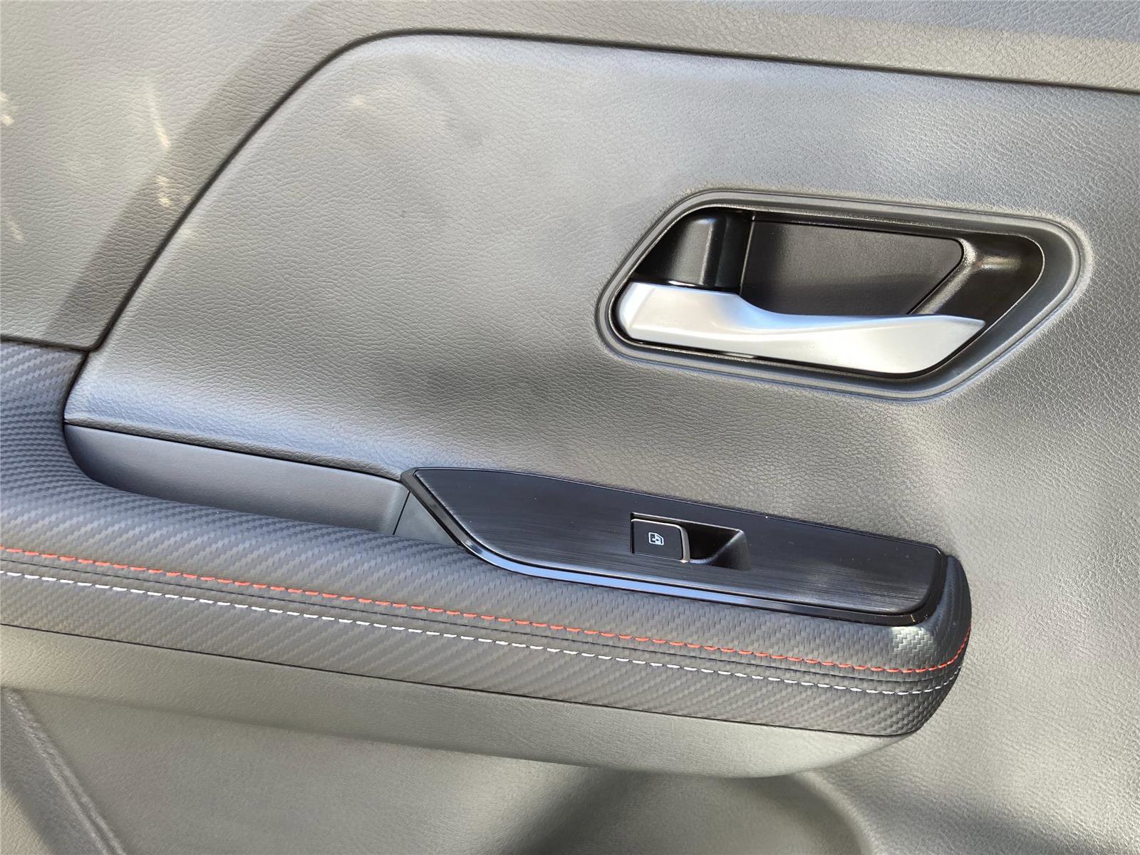 New 2025 Nissan Kicks SR image 30