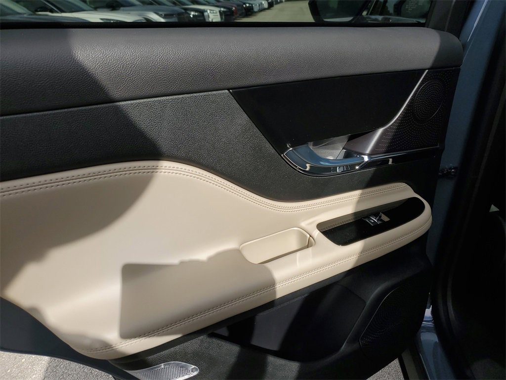 New 2026 Lincoln Corsair Grand Touring image 9