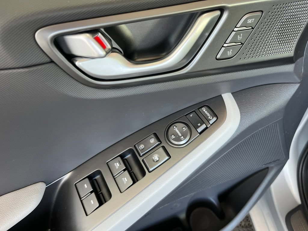 Used 2021 Hyundai Ioniq Limited FWD image 5