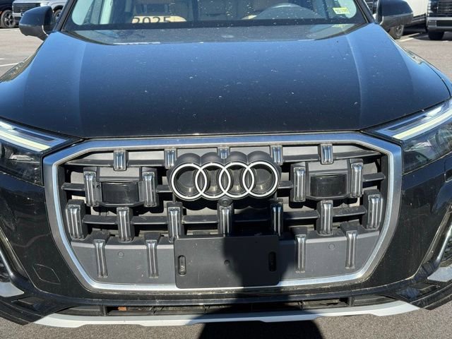 Used 2025 Audi Q7 2.0T Premium w/ Convenience Package image 3