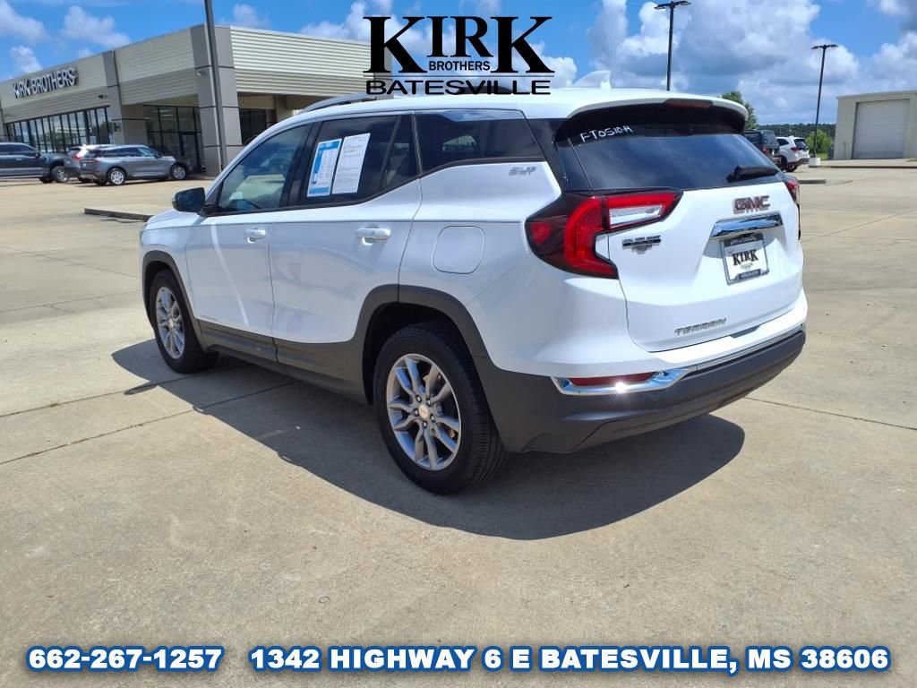 Used 2022 GMC Terrain SLT w/ Infotainment Package II image 3