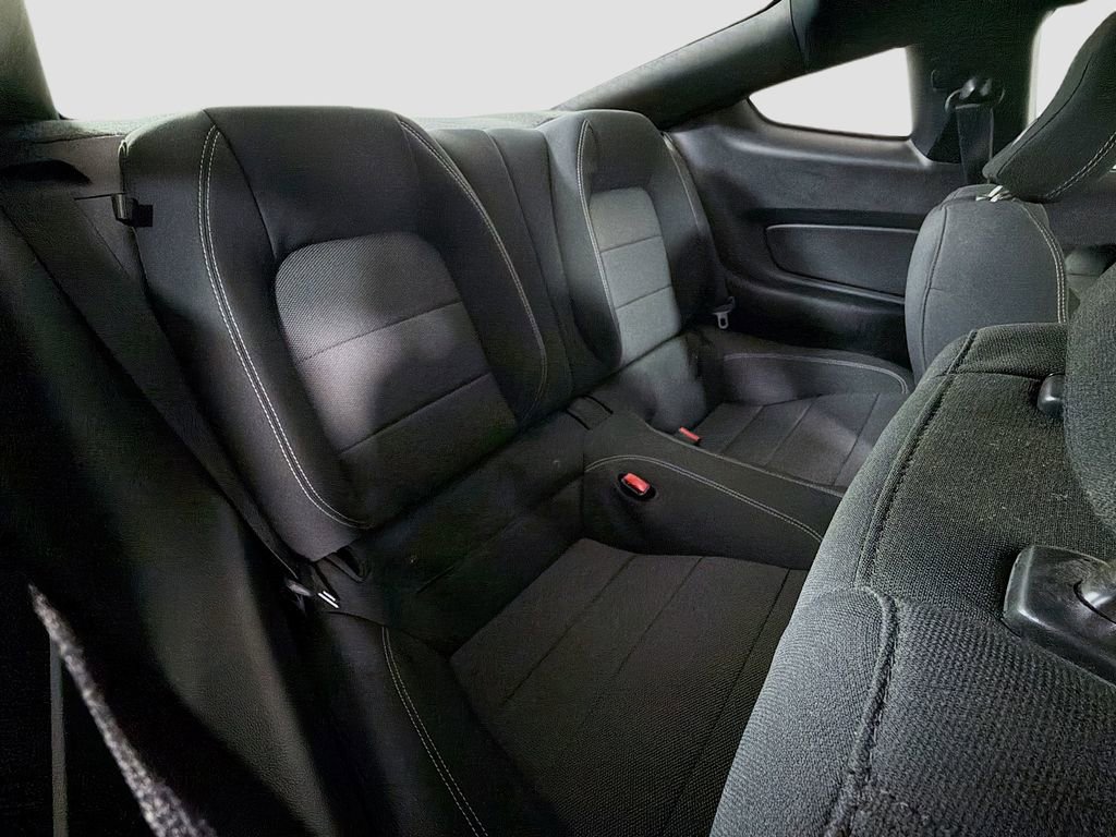 Used 2017 Ford Mustang Coupe RWD image 25
