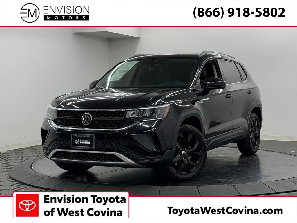 Used 2022 Volkswagen Taos SE w/ Panoramic Sunroof Package