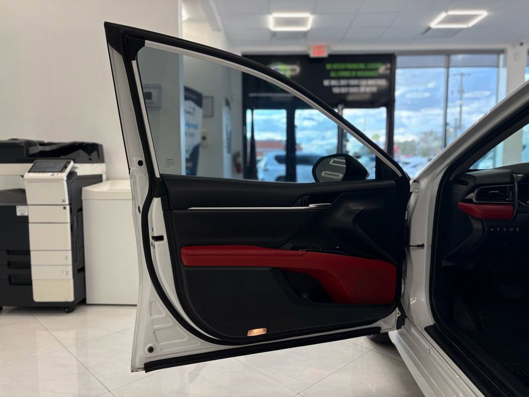 Used 2019 Toyota Camry XSE image 33