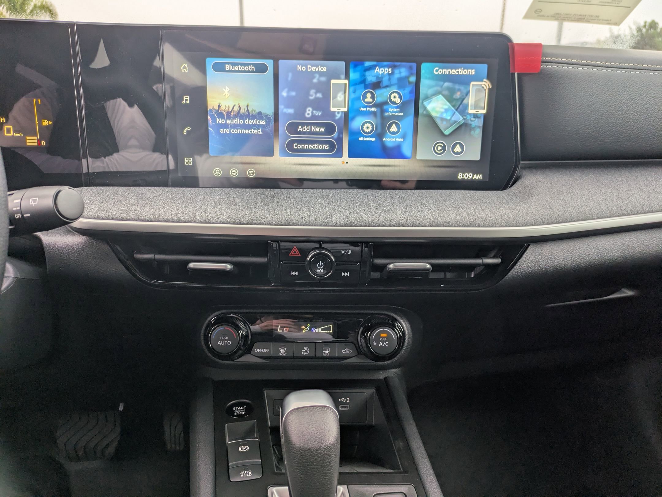 New 2026 Nissan Kicks SV image 17