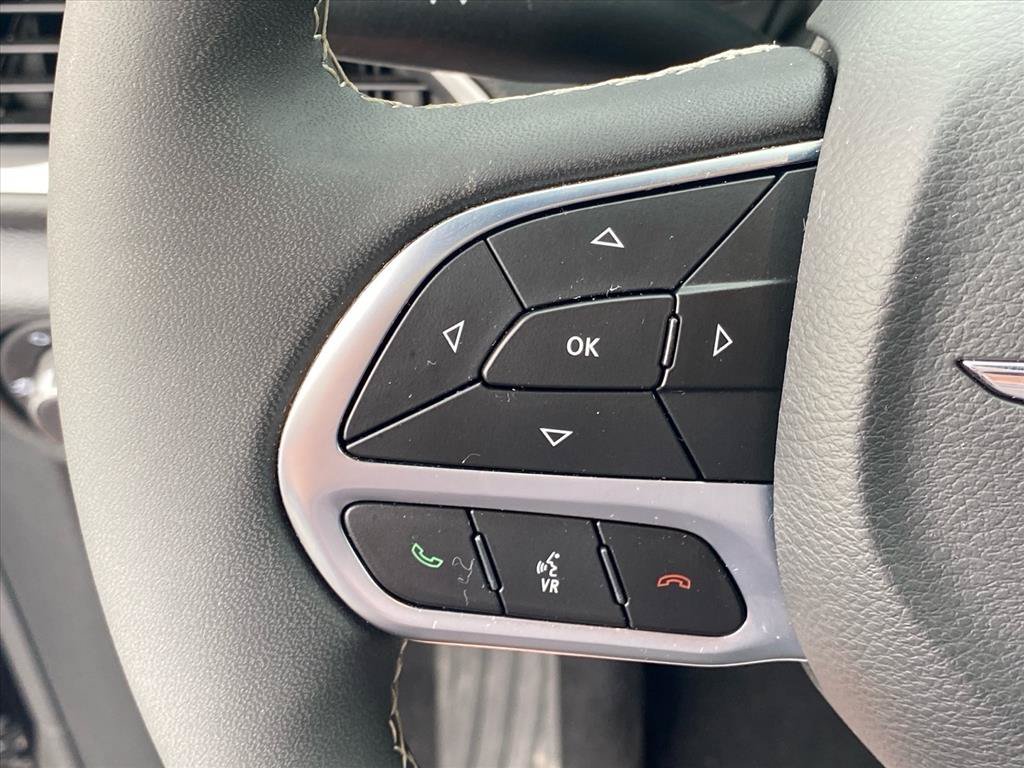 Used 2026 Chrysler Pacifica Select FWD image 17