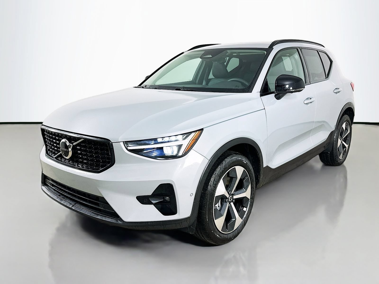 New 2026 Volvo XC40 B5 Plus w/ Protection Package Premier