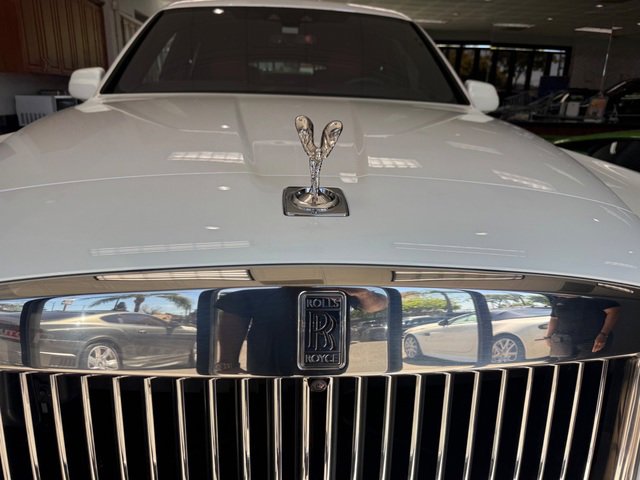 Used 2019 Rolls-Royce Cullinan AWD/4WD image 3