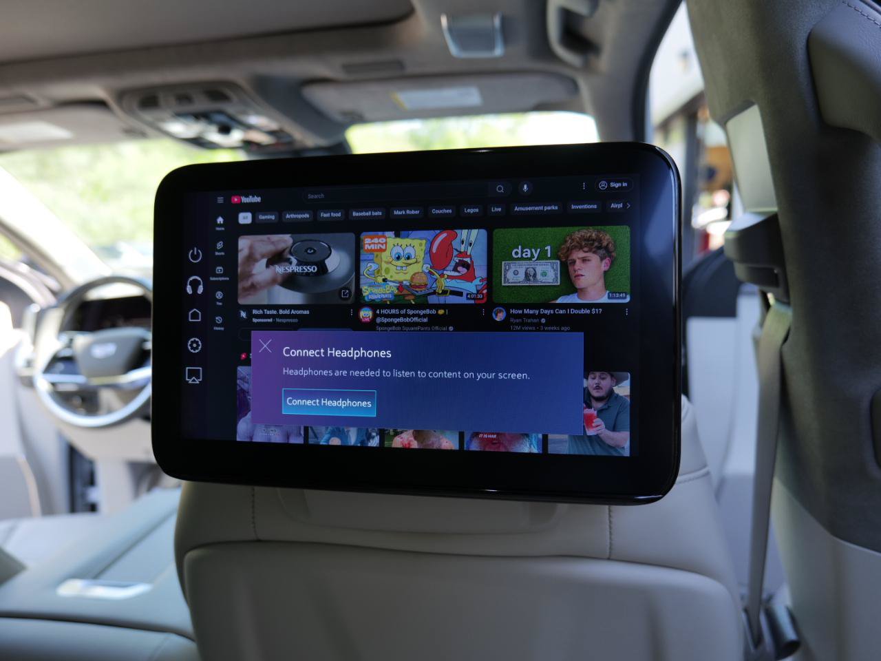 Used 2025 Cadillac Escalade Sport Platinum w/ LPO, Floor Liner Package AWD/4WD image 44