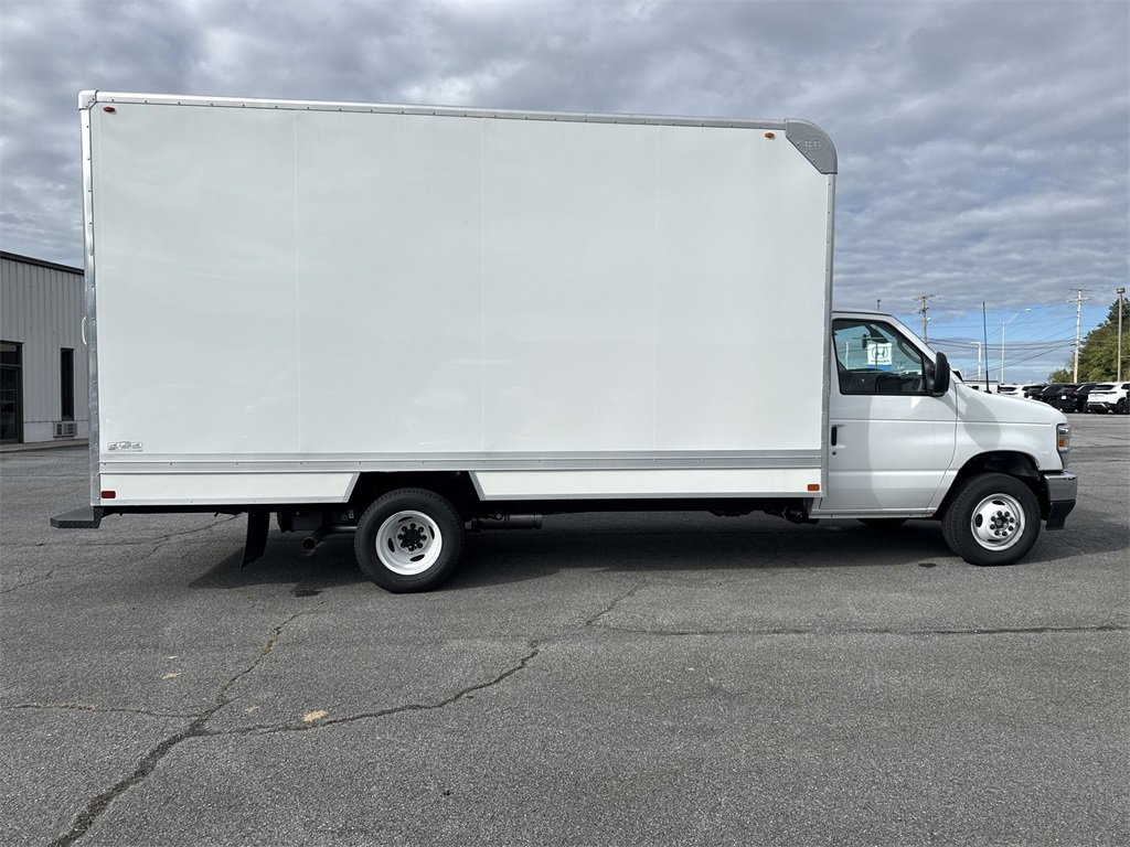 New 2026 Ford E-450 and Econoline 450 Super Duty w/ Power Equipment Group image 4