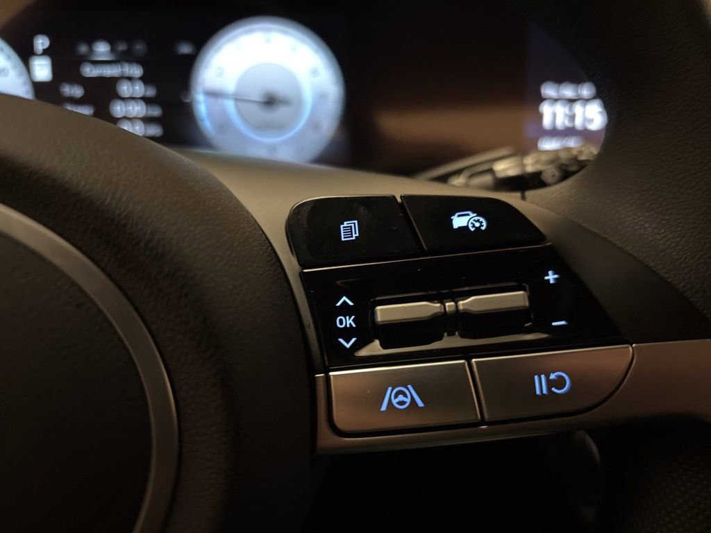 Certified 2024 Hyundai Elantra SEL image 17