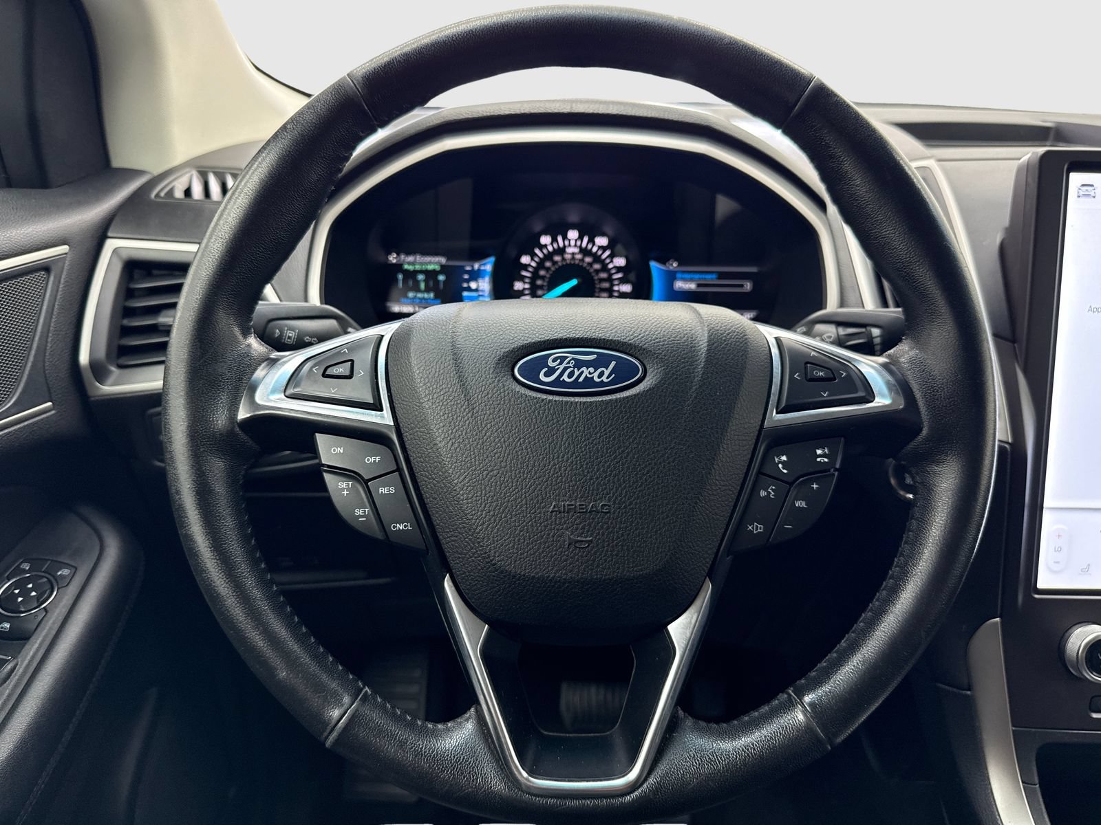 Used 2021 Ford Edge SEL AWD/4WD image 19