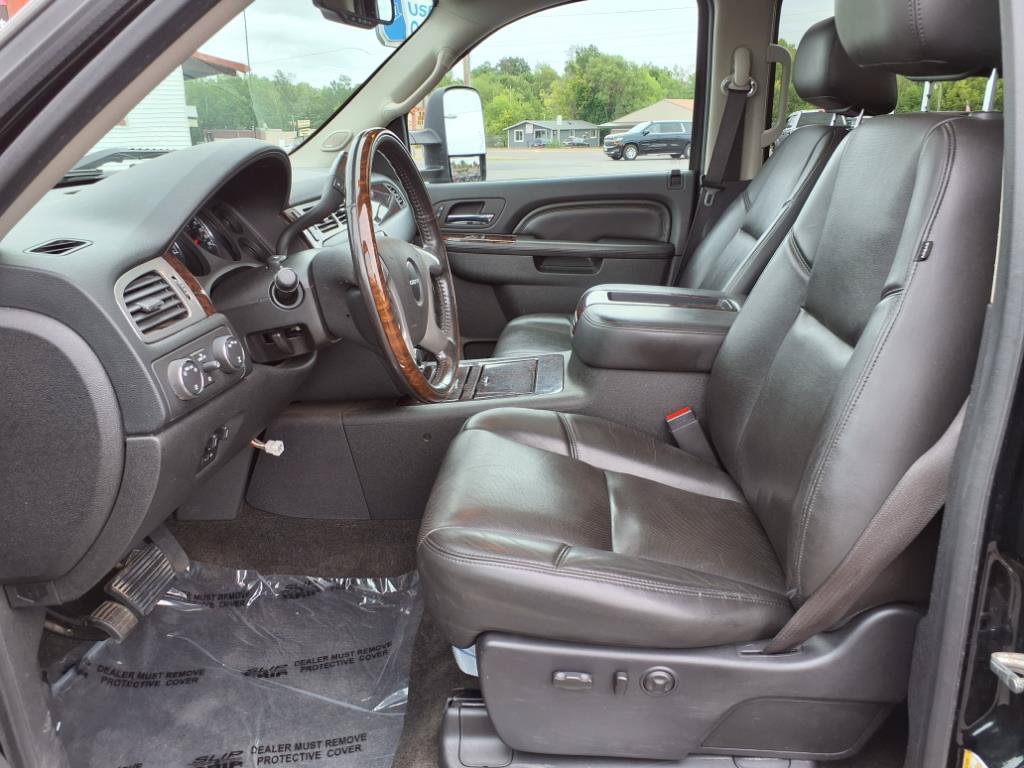 Used 2013 GMC Sierra 2500 Denali w/ Suspension Package, Off-Road AWD/4WD image 13