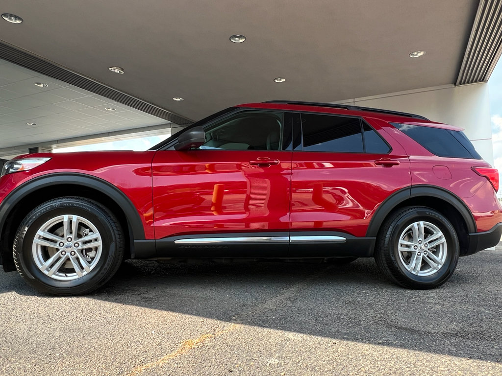 Used 2022 Ford Explorer XLT image 5