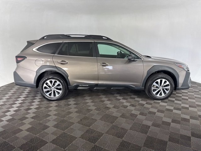 Used 2024 Subaru Outback Premium image 4
