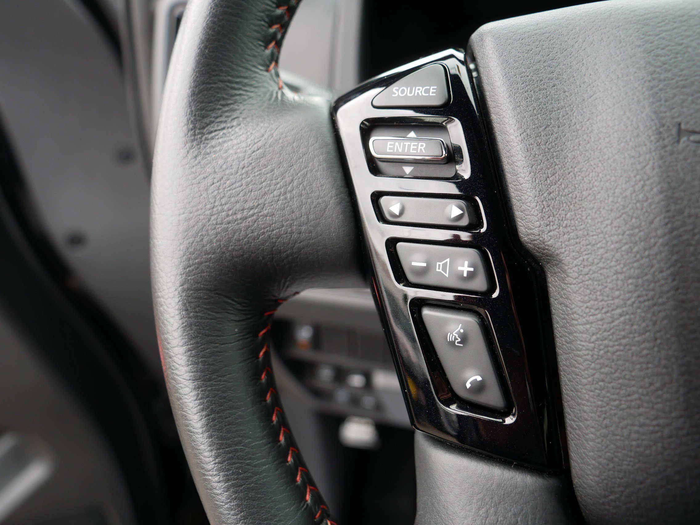 Certified 2022 Nissan Frontier PRO-4X image 28