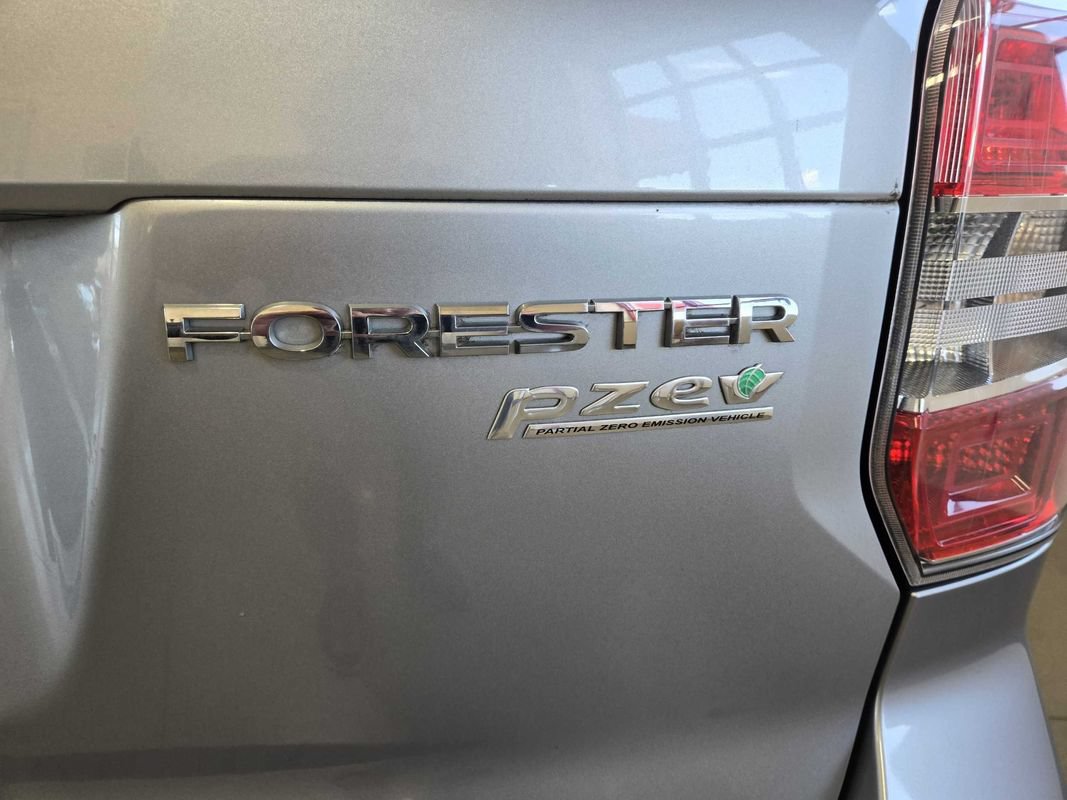 Used 2014 Subaru Forester 2.5i Limited AWD/4WD image 31