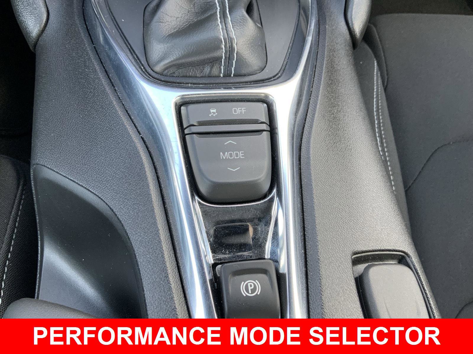 Used 2019 Chevrolet Camaro LT w/ Technology Package RWD image 5