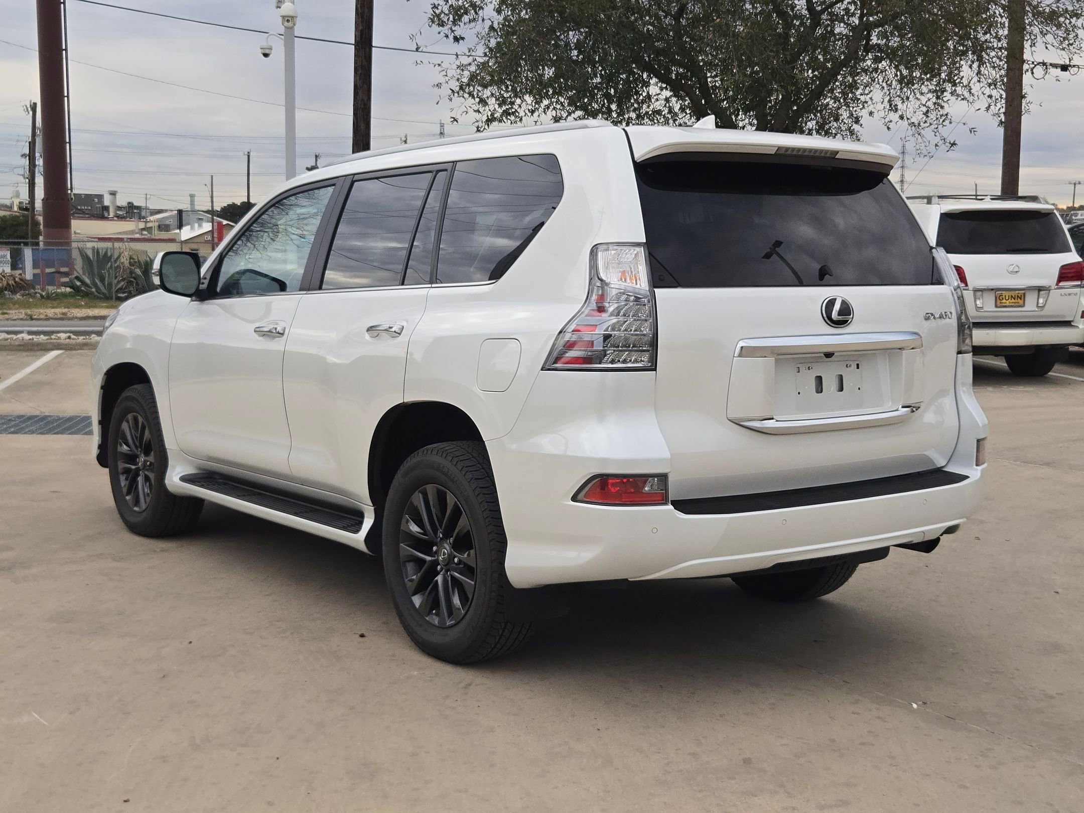 Used 2023 Lexus GX 460 Premium image 5