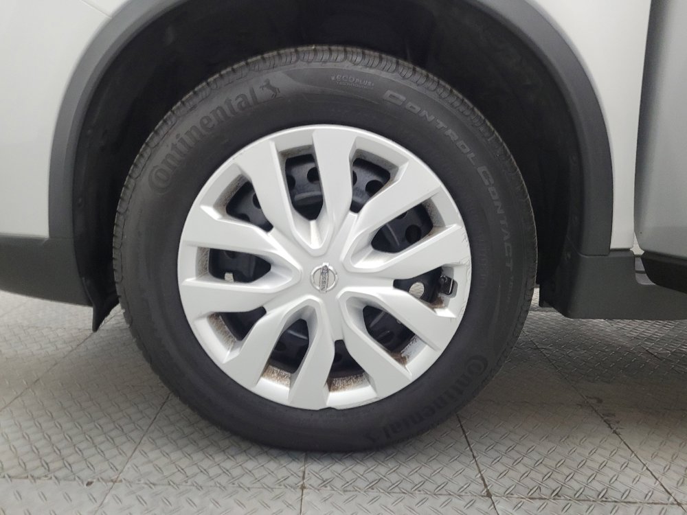 Used 2016 Nissan Rogue S image 31