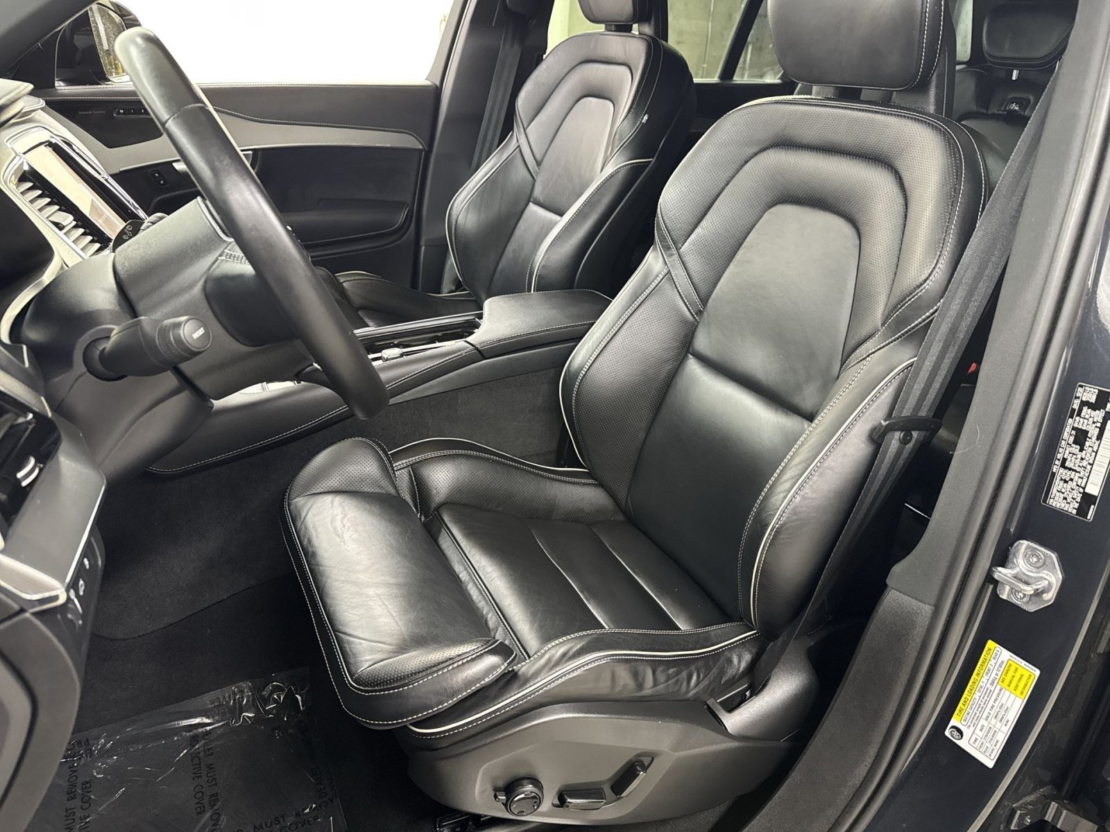 Used 2021 Volvo XC90 T8 R-Design AWD/4WD image 24