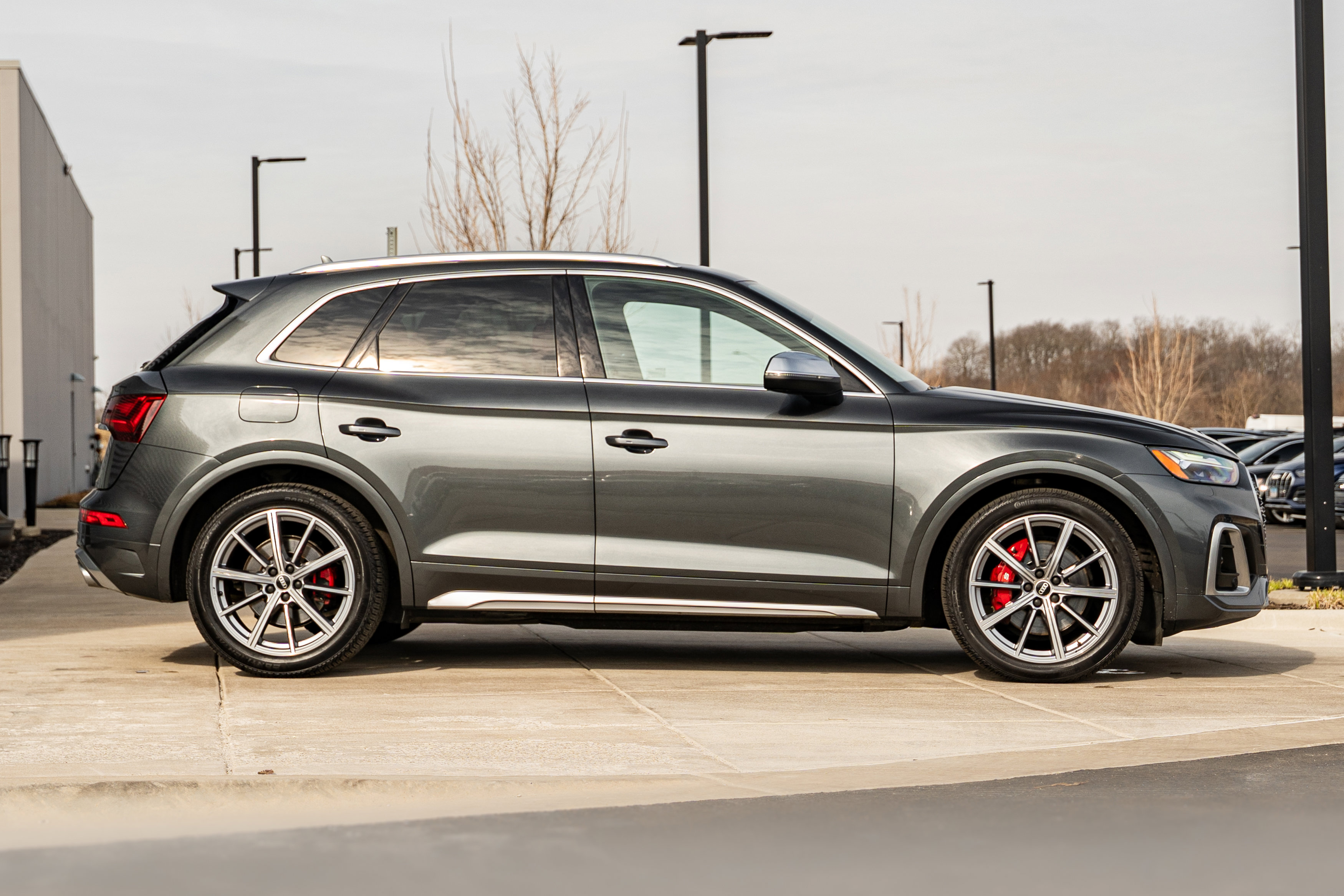 Certified 2021 Audi SQ5 Premium Plus w/ Premium Plus Package AWD/4WD image 3