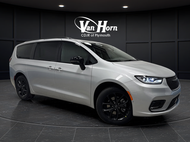 New 2026 Chrysler Pacifica Select w/ S Appearance Package