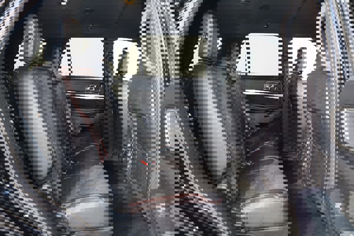 Used 2018 Ford Explorer XLT w/ Equipment Group 202A image 14