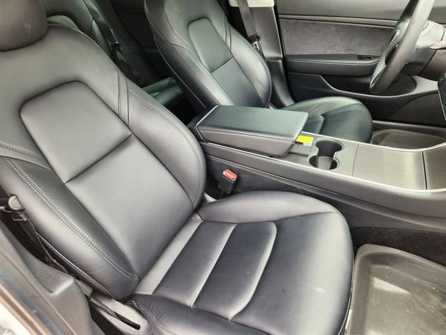 Used 2020 Tesla Model 3 Standard Range Plus RWD image 10