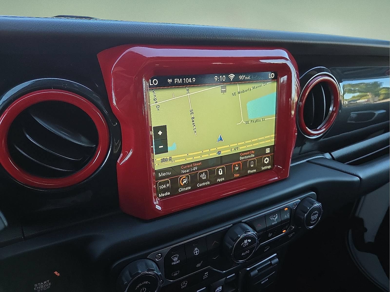 Used 2020 Jeep Wrangler Unlimited Sahara AWD/4WD image 14
