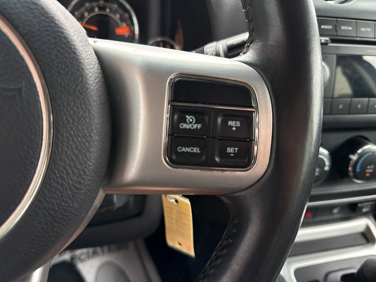 Used 2015 Jeep Compass Latitude AWD/4WD image 15