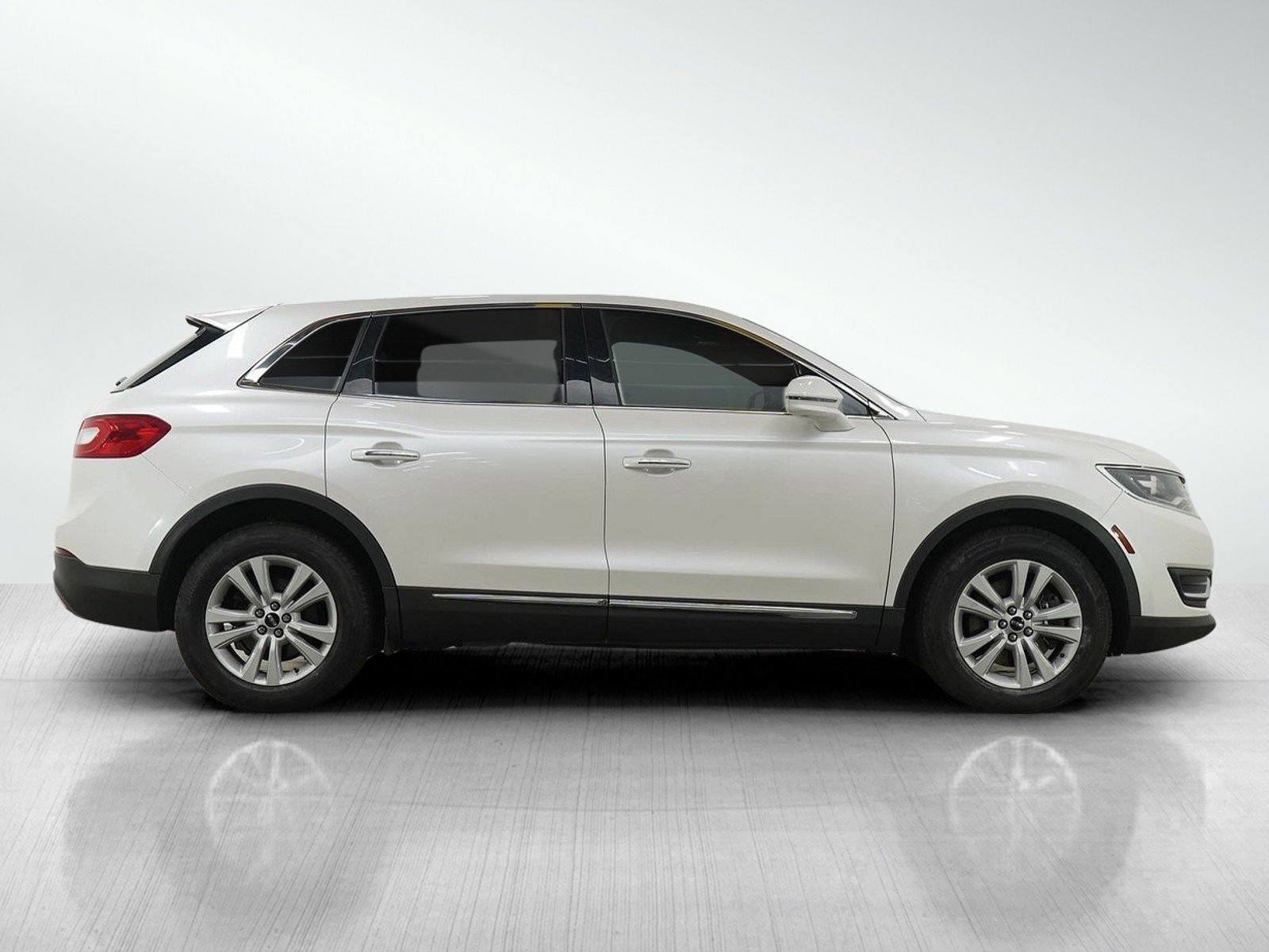 Used 2016 Lincoln MKX Premiere AWD/4WD image 6
