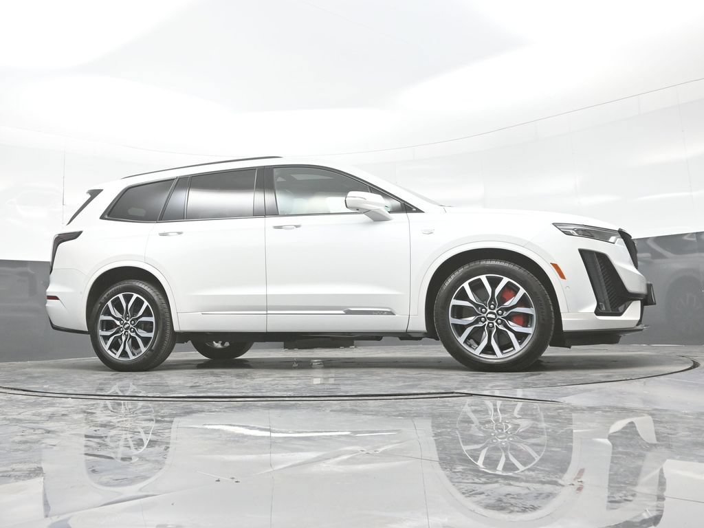 Certified 2025 Cadillac XT6 Sport w/ Platinum Package AWD/4WD image 30
