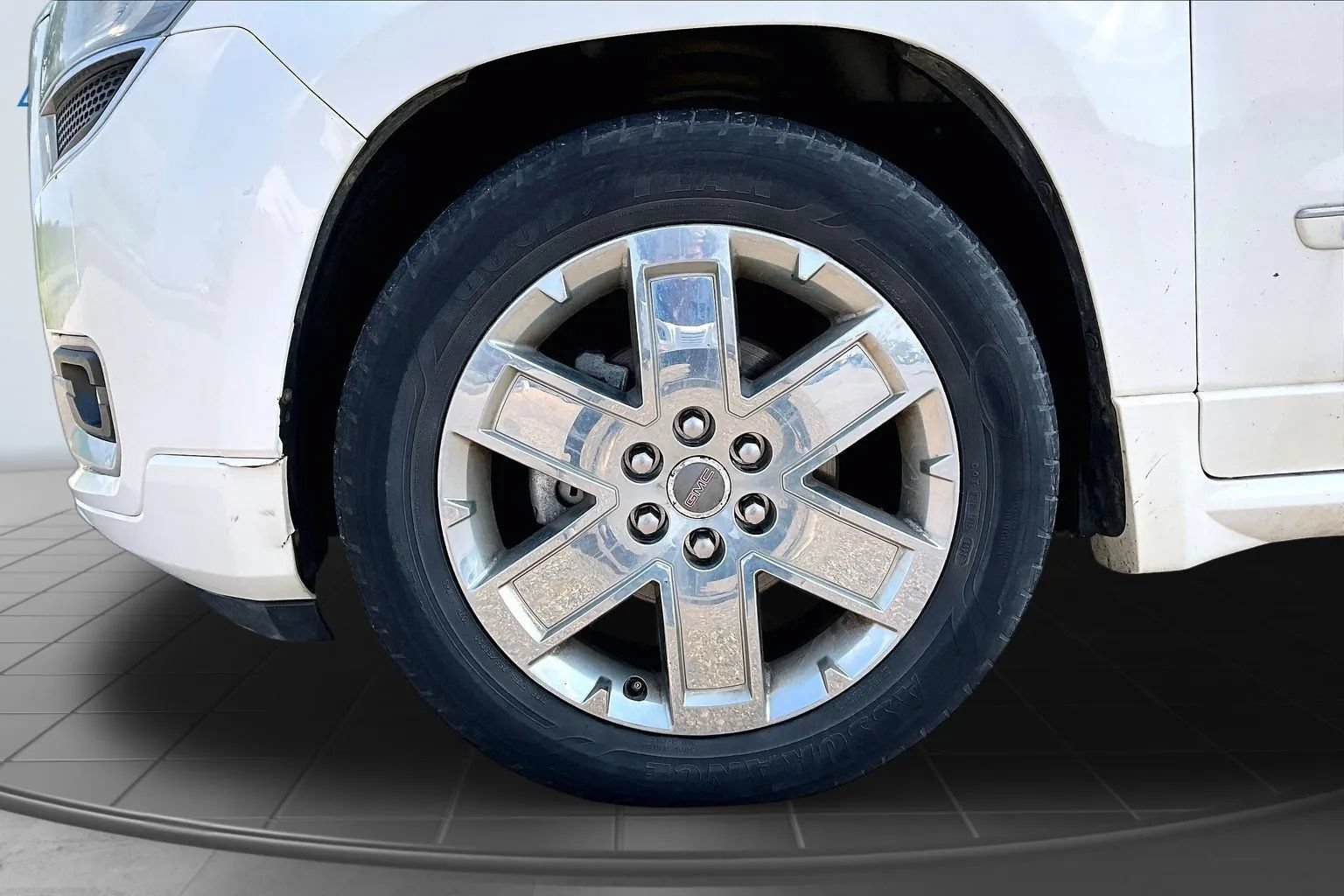 Used 2013 GMC Acadia Denali AWD/4WD image 38