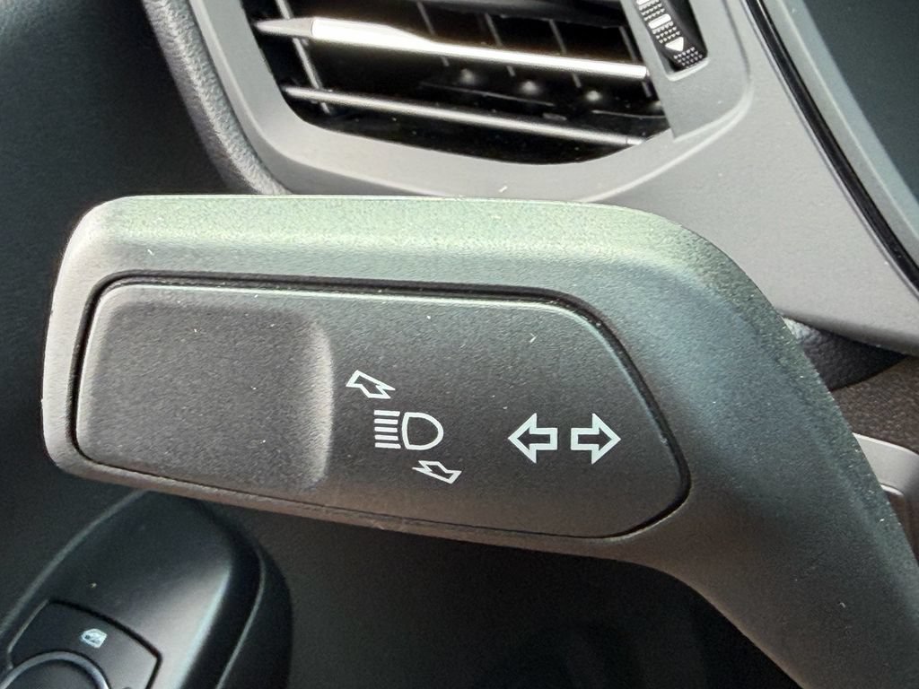 Used 2025 Ford Escape ST-Line FWD image 32