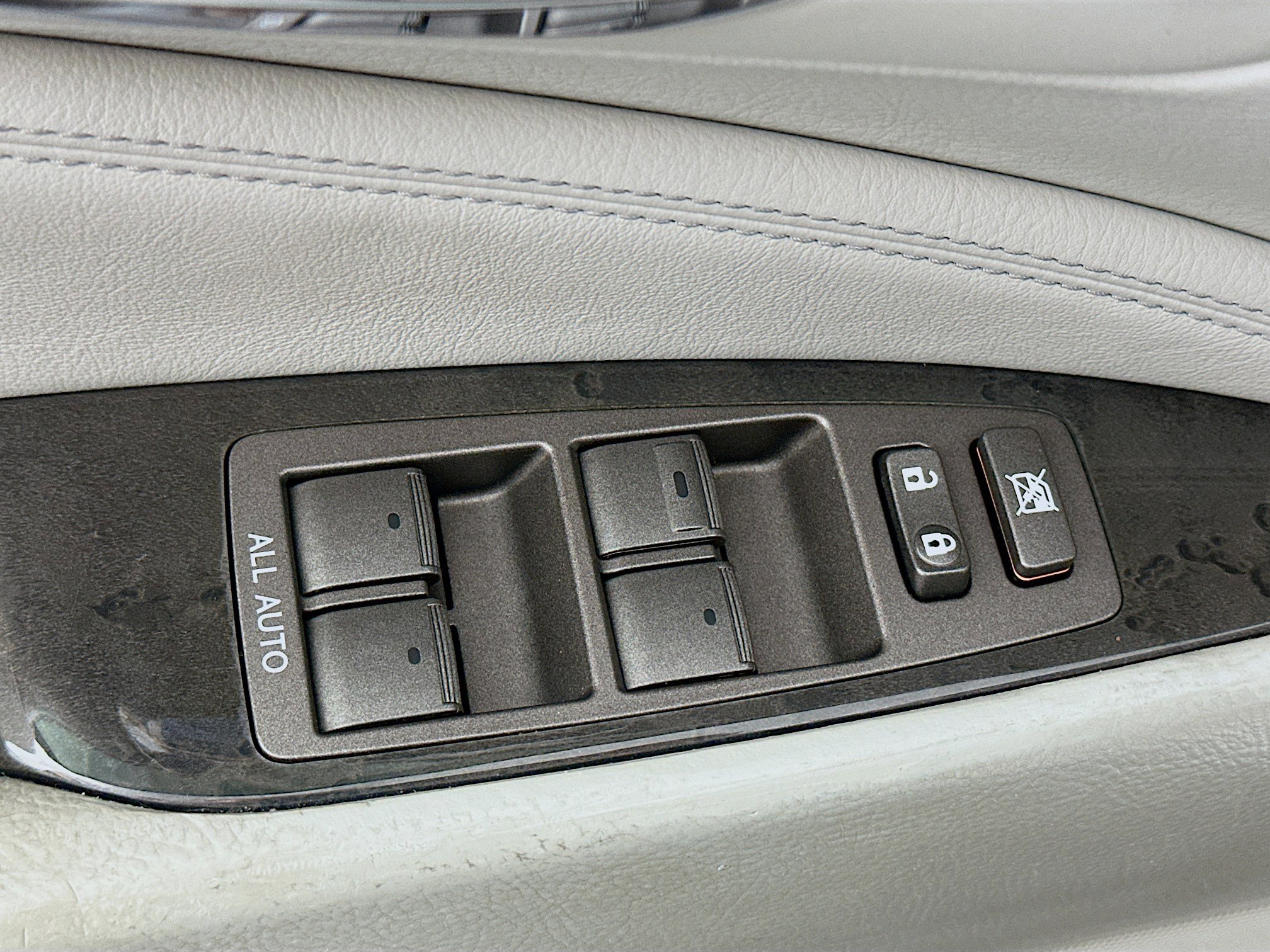 Used 2011 Lexus LS 460 image 15