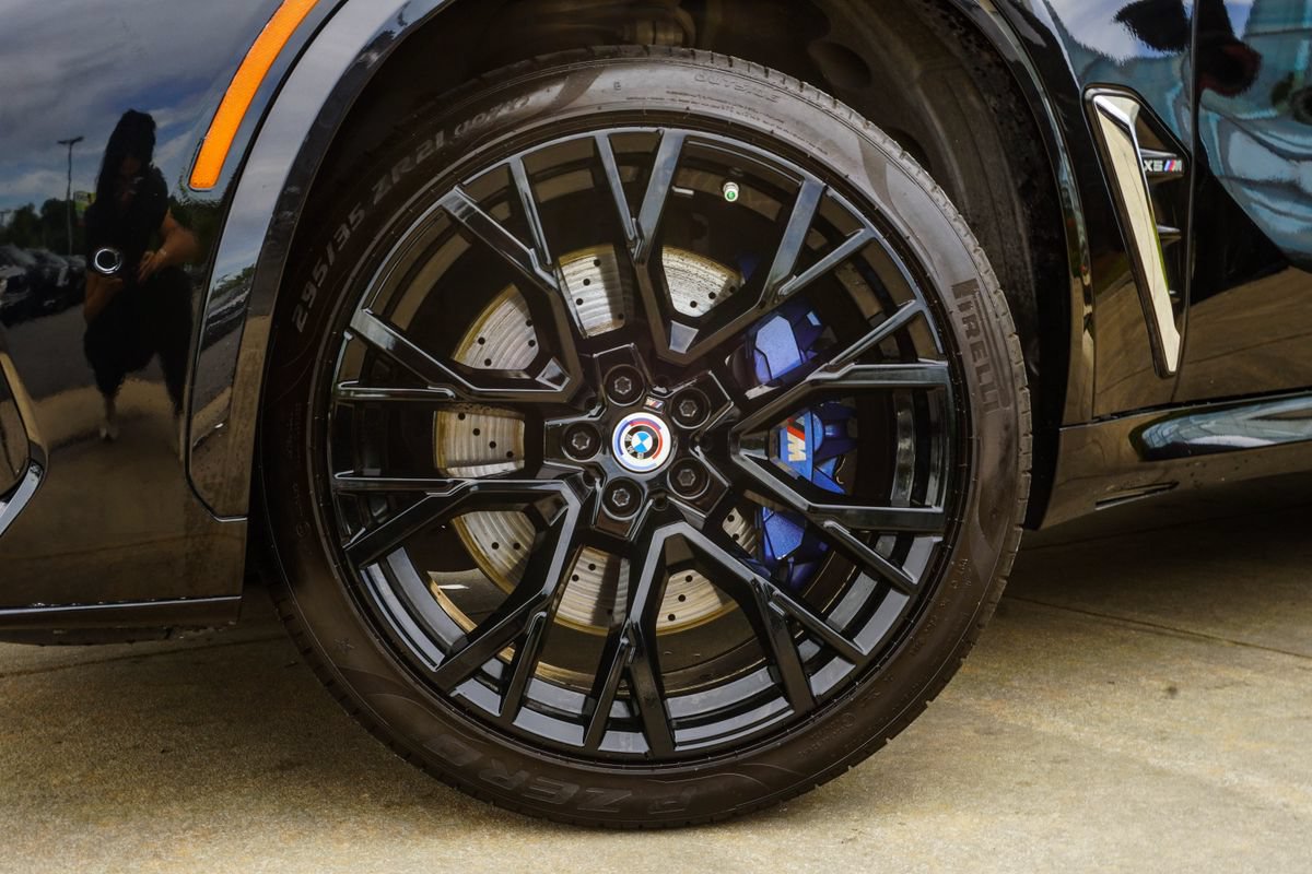 Used 2022 BMW X5 M w/ Executive Package AWD/4WD image 3