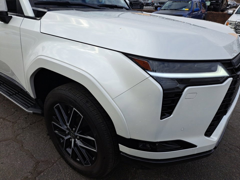 Used 2024 Lexus GX 550 image 20