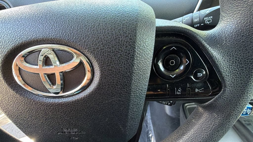 Used 2019 Toyota Prius LE AWD/4WD image 20