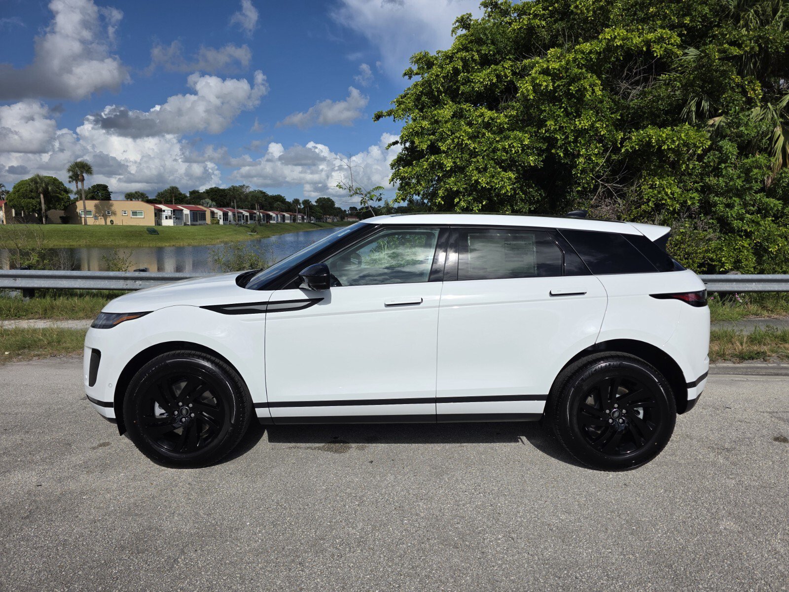 New 2026 Land Rover Range Rover Evoque S AWD/4WD image 7