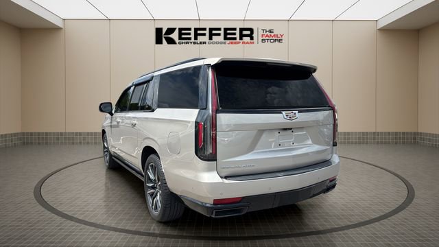 Used 2021 Cadillac Escalade ESV Sport Platinum RWD image 3