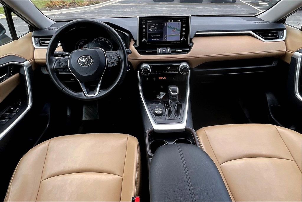 Used 2019 Toyota RAV4 Limited AWD/4WD image 18