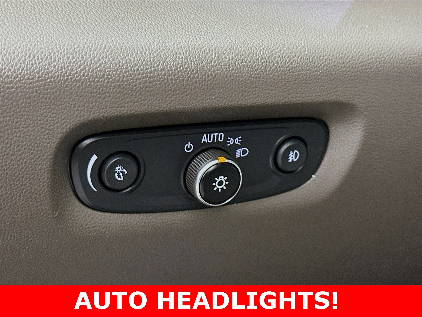 Used 2021 Chevrolet Traverse LT image 29