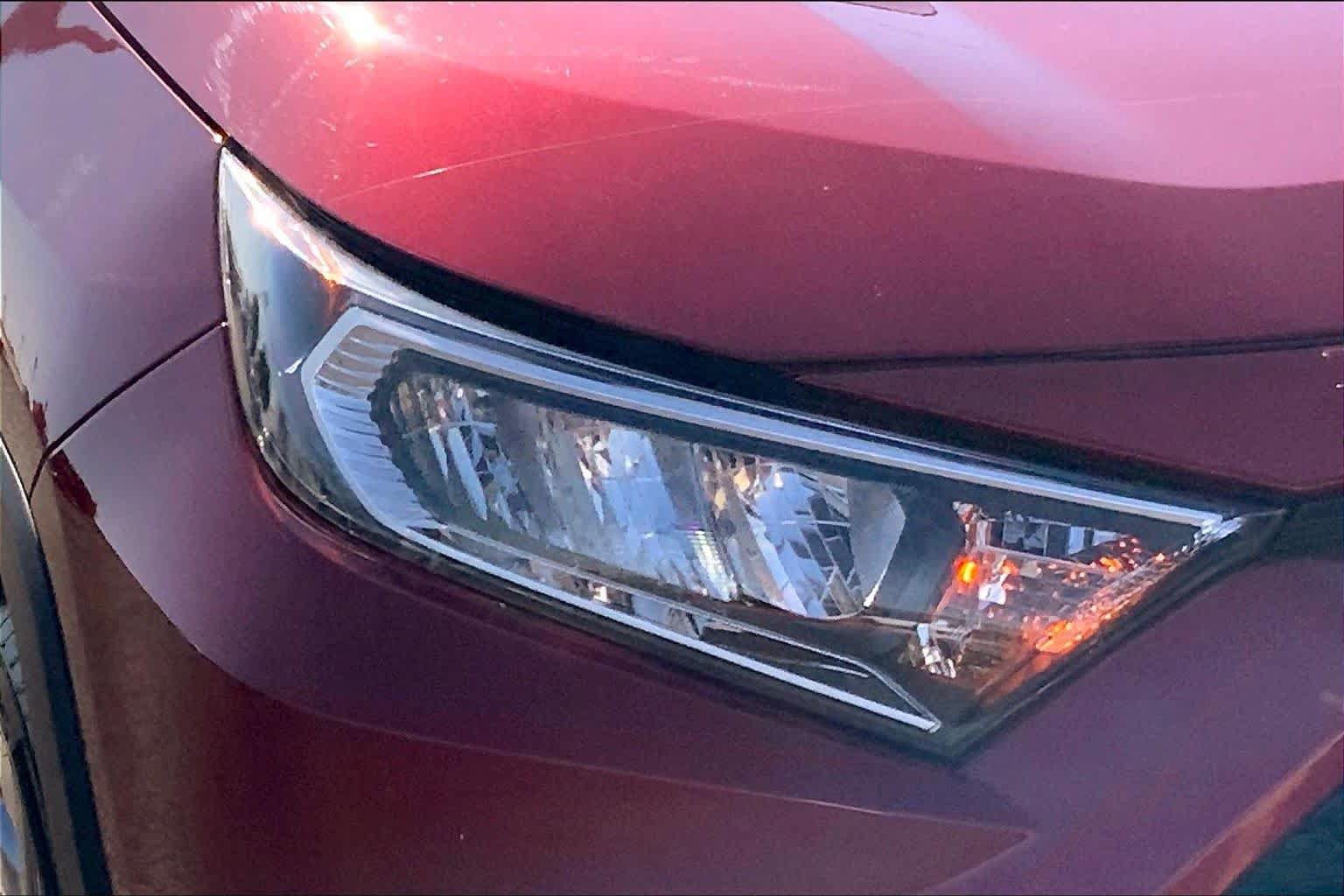 Used 2021 Toyota RAV4 XLE Premium FWD image 28